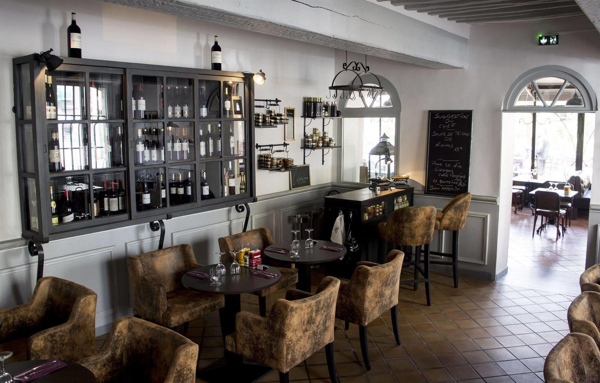 Hotel De France - Hotel De Charme En Provence Сен-Максимен-ла-Сент-Бом Экстерьер фото